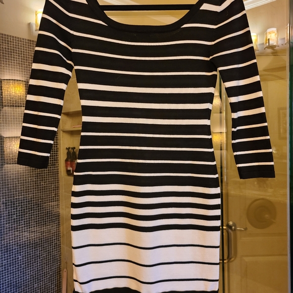 White and black striped dress - Picture 2 of 3